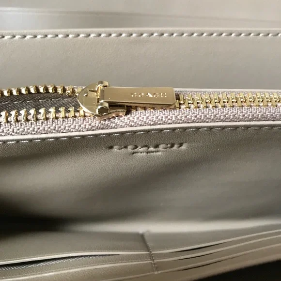 Coach wallet🎈🎈 - Picture 6 of 8